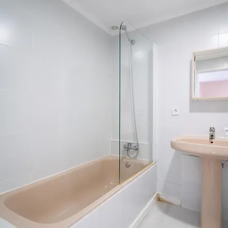 Host Wise - Large Flat W Terrace - Ace Location At Aliados Appartement Oporto