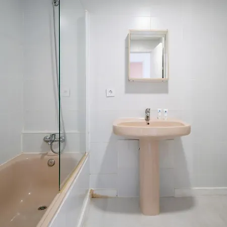 Host Wise - Large Flat W Terrace - Ace Location At Aliados * Oporto