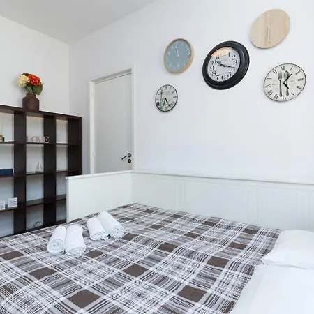 Host Wise - Large Flat W Terrace - Ace Location At Aliados Appartement Oporto